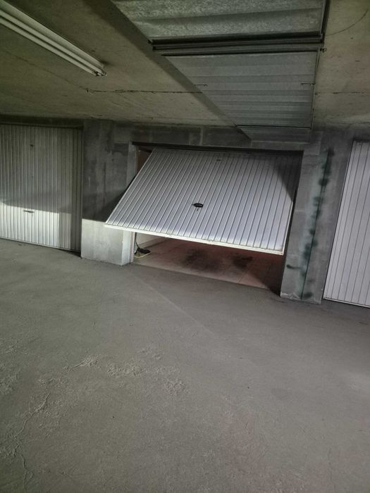 Дава се под наем Гараж / Паркомясто в София, Борово - 16 кв.м за 132.6 € - Снимка #1