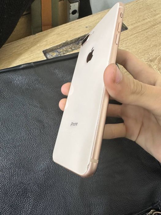 iphone 8plus sotiladi narxi 1800 kelishadigani bor