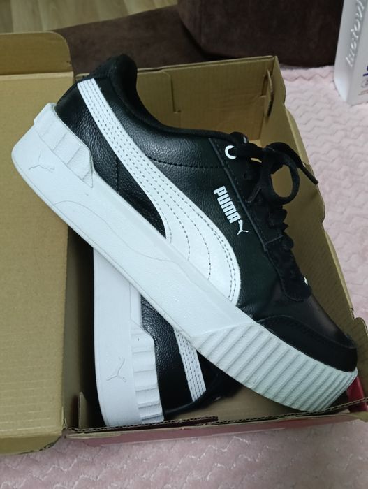 Vând adidași Puma