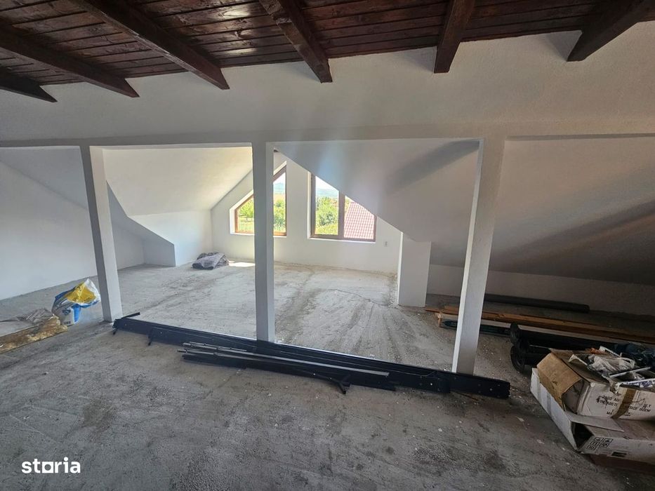 Casă de închiriat în apropiere de Curtea de Argeș.