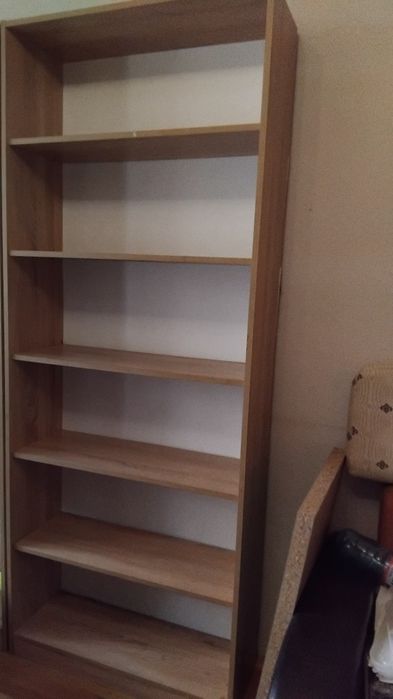 Етажерки 2 броя еднакви