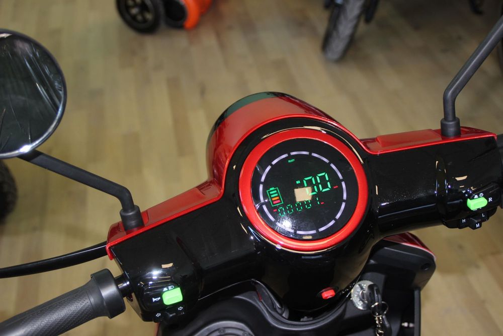 Електрическа триколка FM2 PRO 1800W, 25Ah, RED