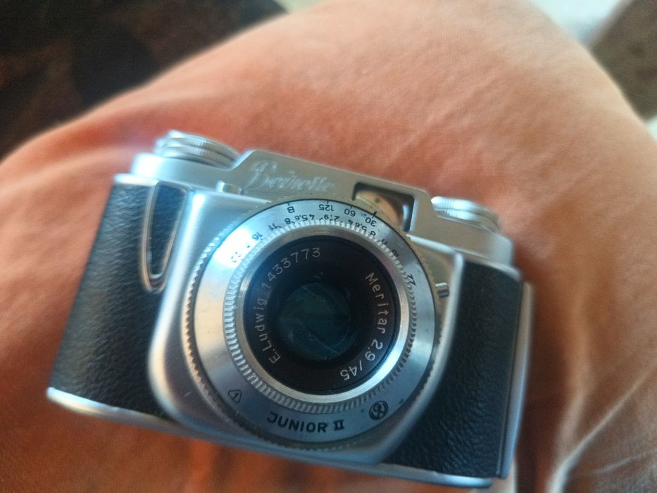 стар лентов фотоапарат Beirette Junior II, произведен от германската марка Beier