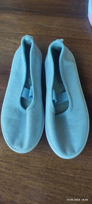 Балетки тапочки сланцы.