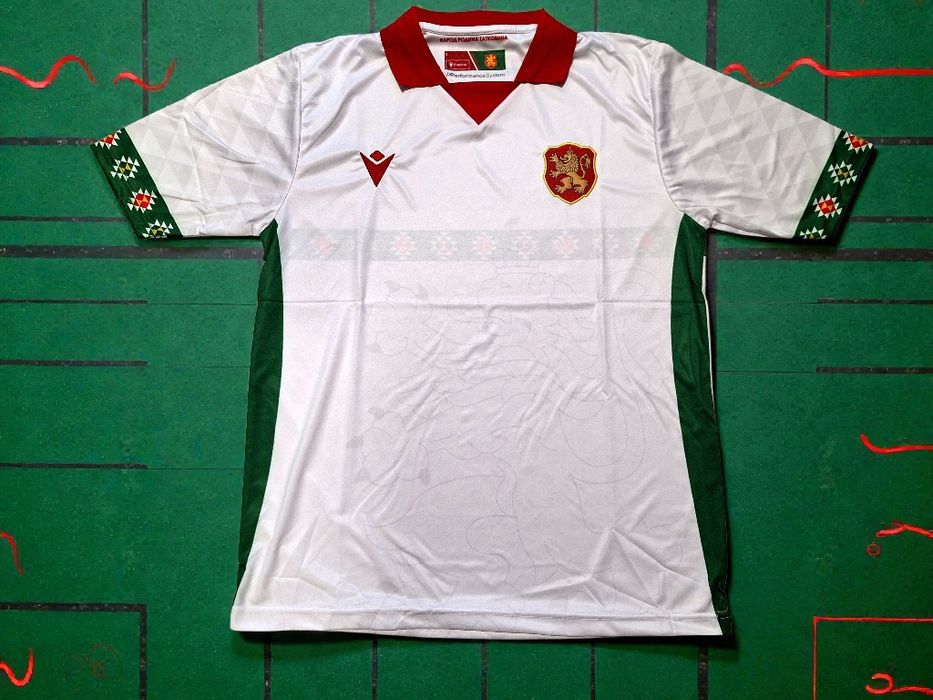 Футболна фланелка на България нов модел!!!