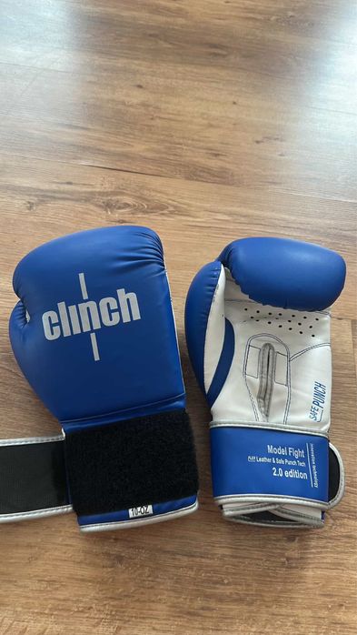 Перчатки и шлем за все 10000тг