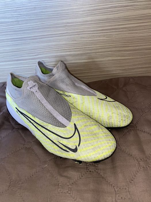 Бутонки Nike Phantom