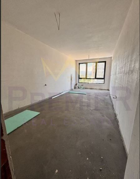 Продава се Тристаен апартамент в Пловдив, Гагарин - 121 кв.м за 1372 €/кв.м - Снимка #8