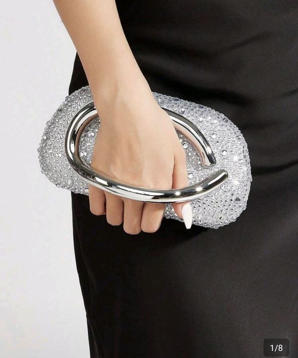 Vand geanta/clutch elegant argintiu NOU