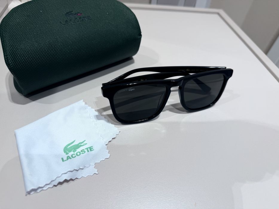 Солнцезащитные очки Lacoste