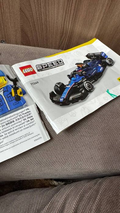 Лего болид Ф1 целый