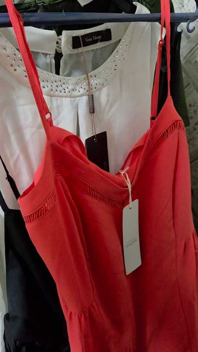 Нови аутлет дрехи на едро