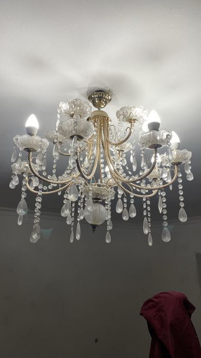 Продам люстру все точки работают