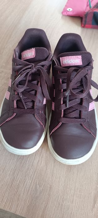Adidas за момичета.