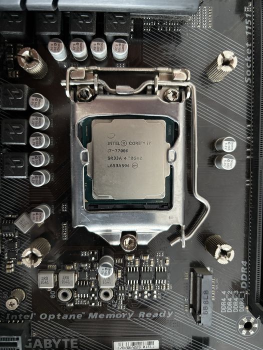 GIGABYTE Z270-HD3P + i7 7700k