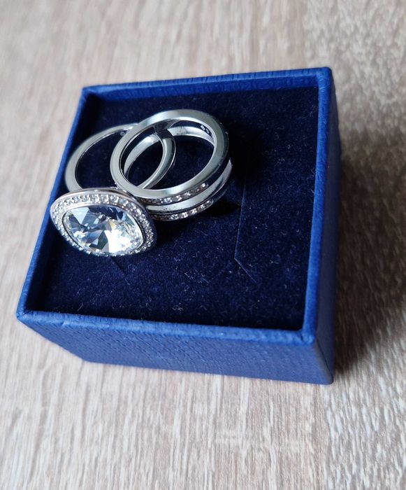 Двоен масивен пръстен Swarovski нов