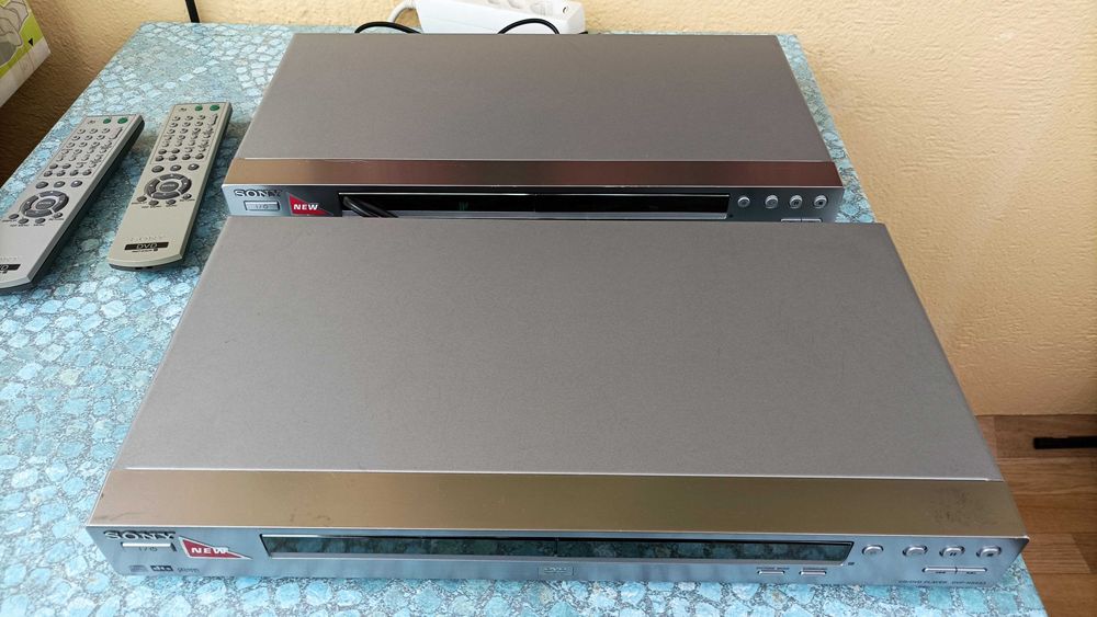 DVD плейъри Sony DVP-NS433,