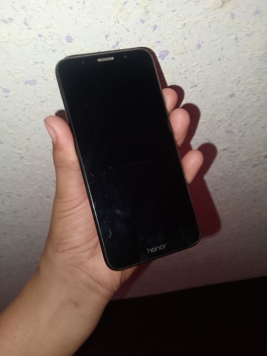 Honor 7s sotiladi aybi sim karta tushmaydi 16 GB qogani ideal