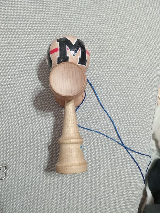 Kendama Krom kollege