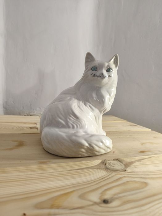 Vând bibelou ceramica pisica