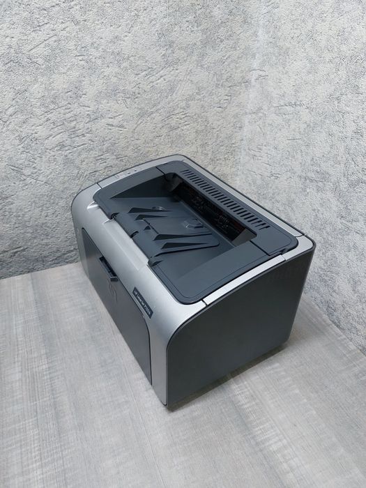 HP LaserJet P1006
принтер