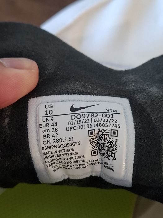 Маратонки  NIKE 44 номер.