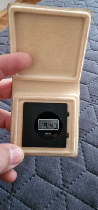 Електронен часовник