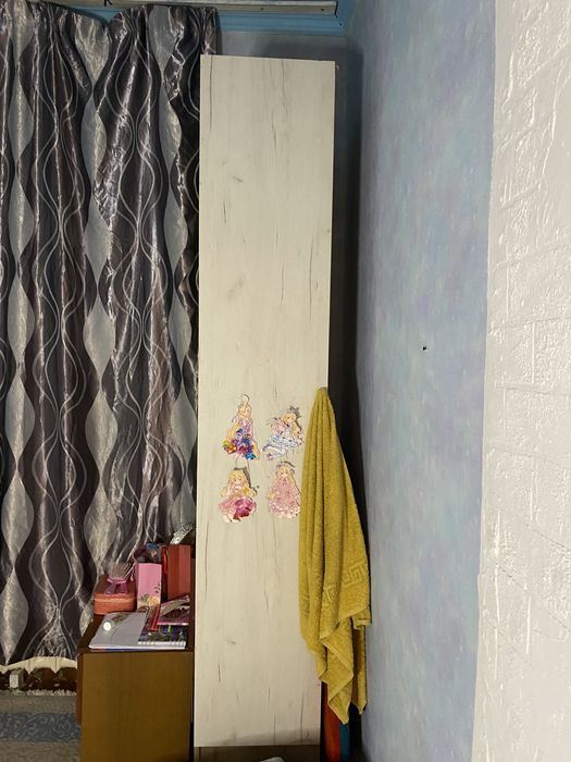 Продам шкаф пенал