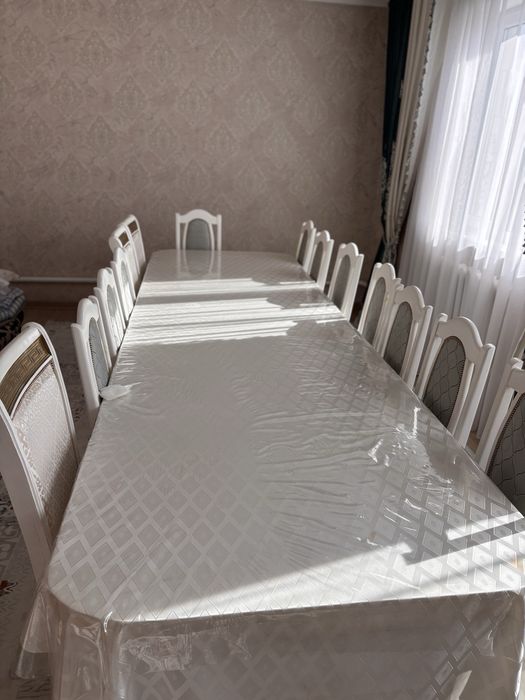 Продам гостевой стол с стулями