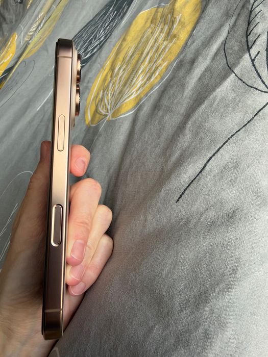 Смартфон Apple iPhone 16 Pro, 256GB, 5G, Desert Titanium