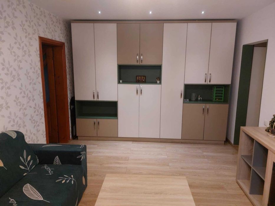 Inchiriez Apartament 3 camere, zona Restaurant Miorita - ARENA MOL