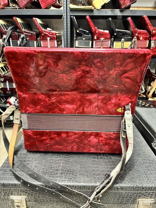 Acordeon Weltmeister Stella cu 80 basi