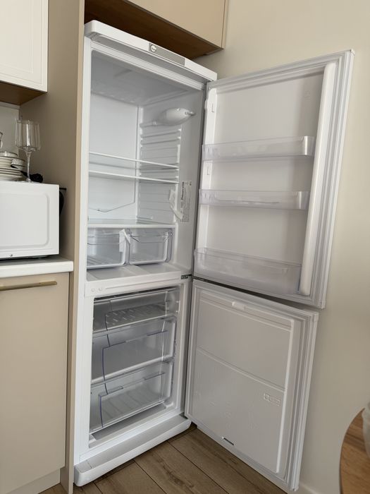 Продам новый холодильник INDESIT