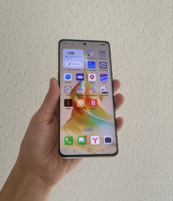 Oppo Reno 8T Телефон