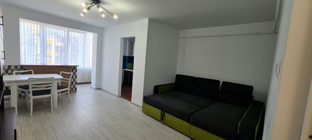Închiriez apartament cu o camera ultracentral str. Regele Mihai(Bld București)