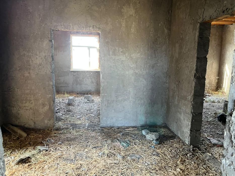 Үй сатылады 10соттық жерімен