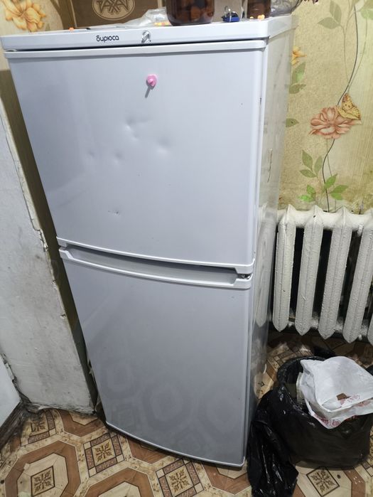 Холодильник Бирюса