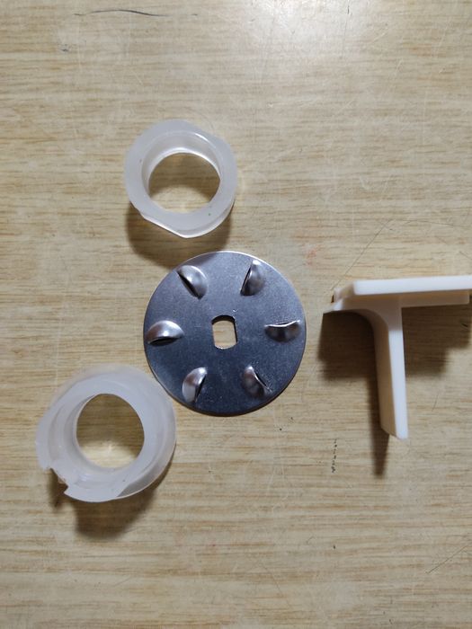 Продам шарниры новые