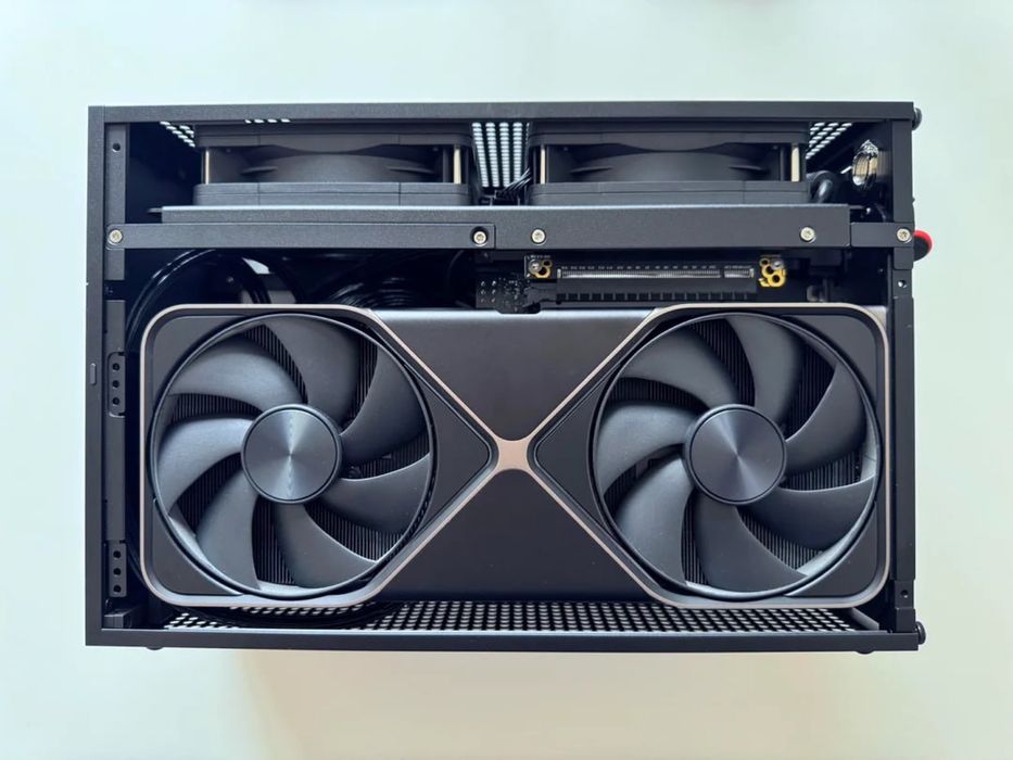 9950X3D/RTX5090FE/96GB/4TB/SF1000/FormD