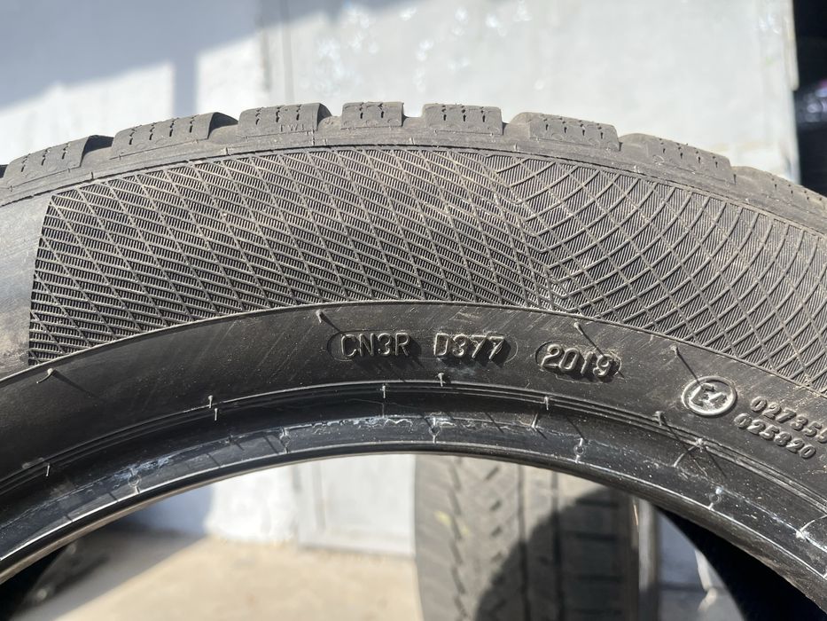 2 бр. зимни гуми 215/55/17 Continental DOT 2019 5 mm