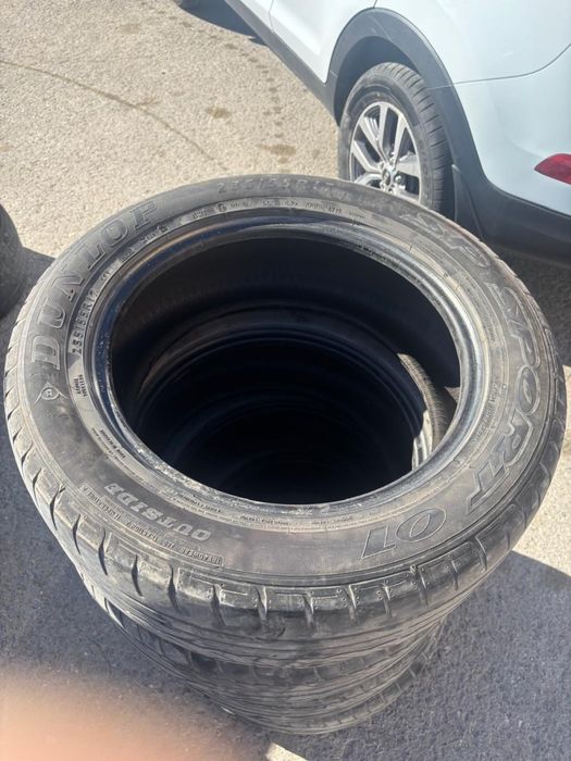 Шины Dunlop.