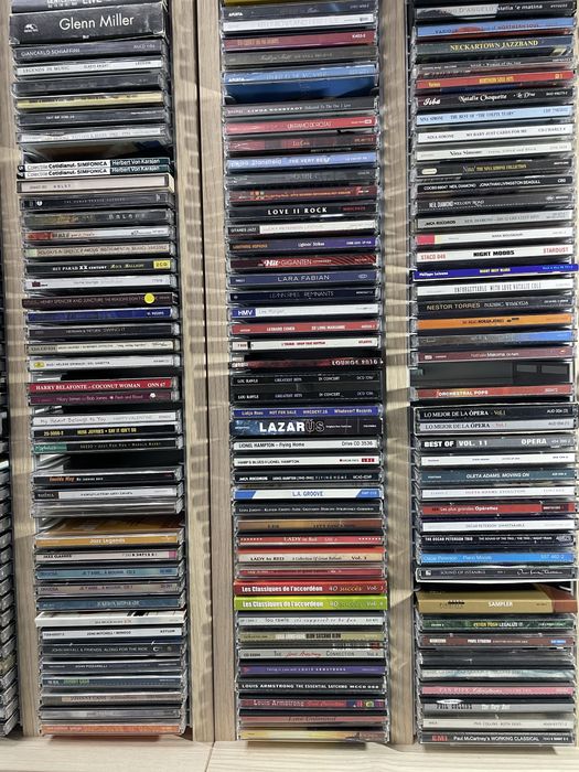 Vand cd uri muzica jazz blues disco etc… lista completa pe whatsapp