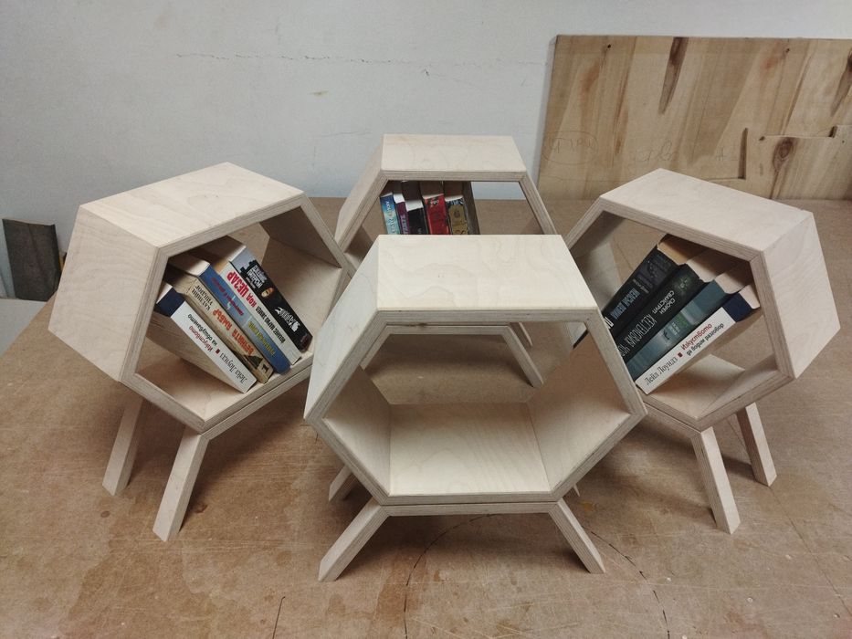 Библиотека,етежерка,маса ,нощно шкафче