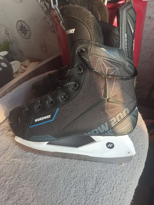 Продам коньки мужские 36р