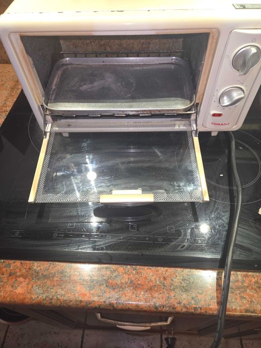Мини фурна за сандвичи Tomado