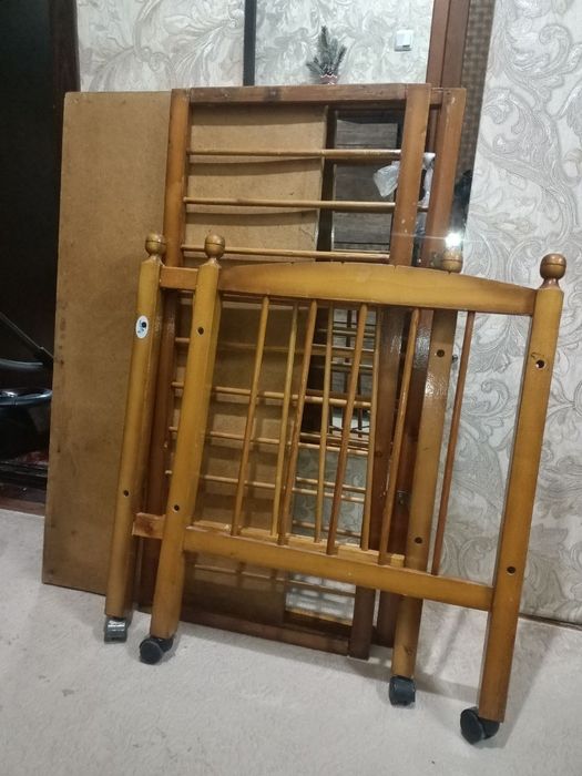 Продаётся деревянная детская кровать