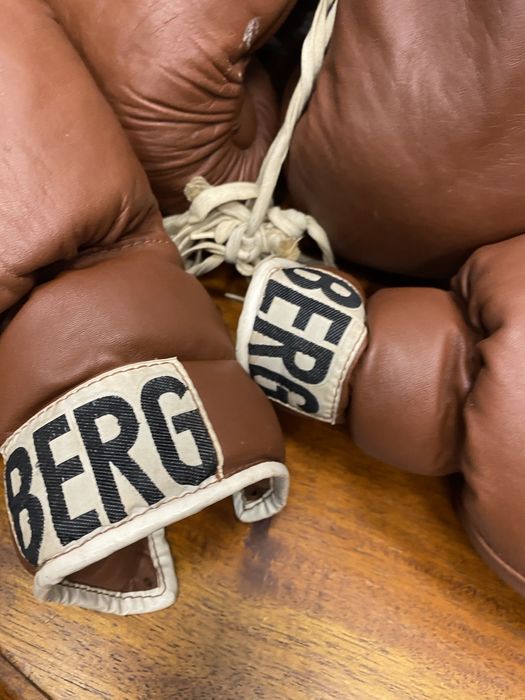 Винтидж боксови ръкавици BERG Knockout 12 oz – Германия, 1930–1945 г.