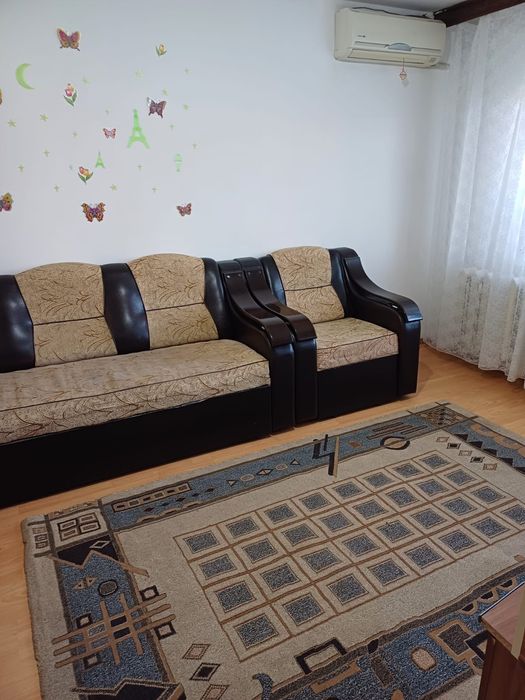 Închiriez apartament
