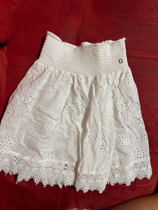 Guess- нова пола, с размер