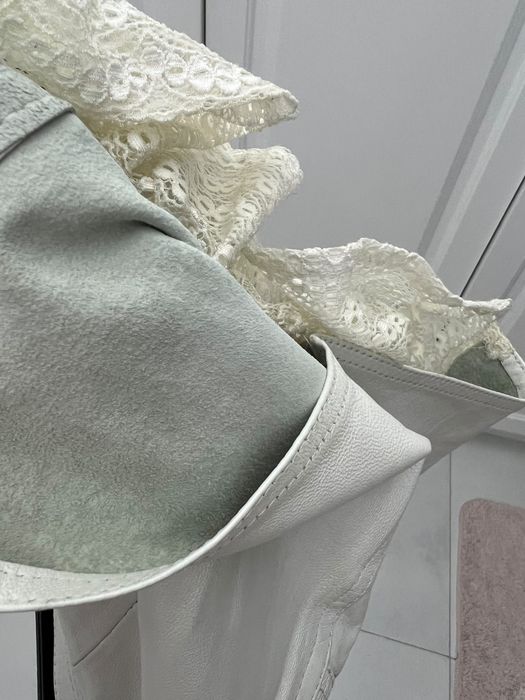 Vand costum alb din piele naturala